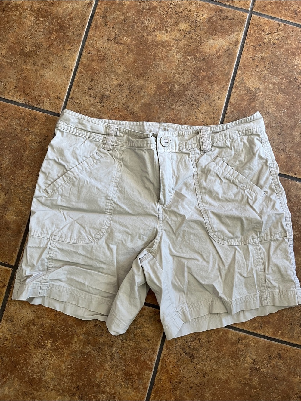Columbia Light Beige Women's Khaki Casual Shorts Size 6